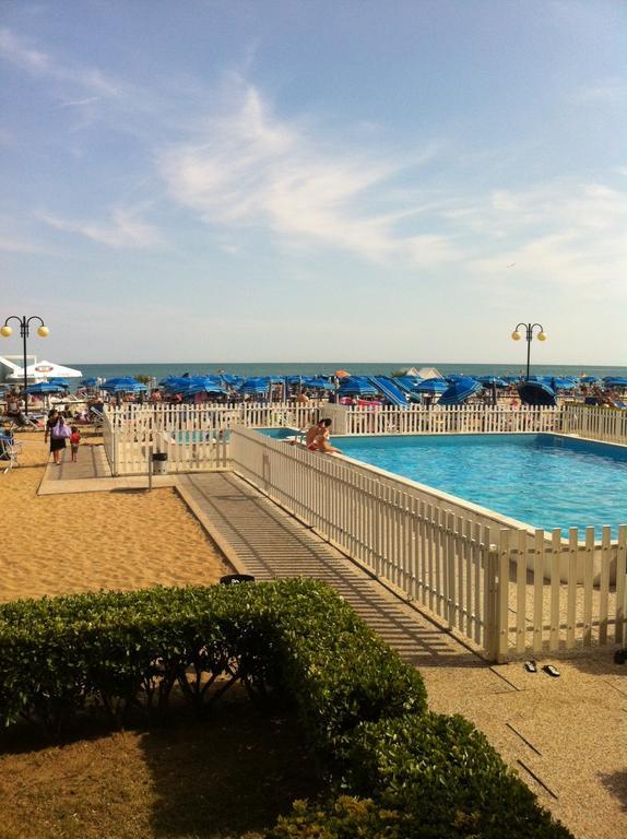 Residence Apollo - Walterigato Apartments Solo Per Famiglie Lido di Jesolo Exterior photo